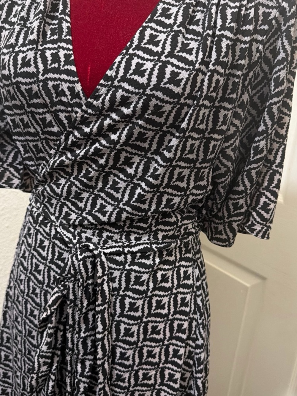 Black and White Geometric Wrap Midi Dress - Women - Picture 2 of 3